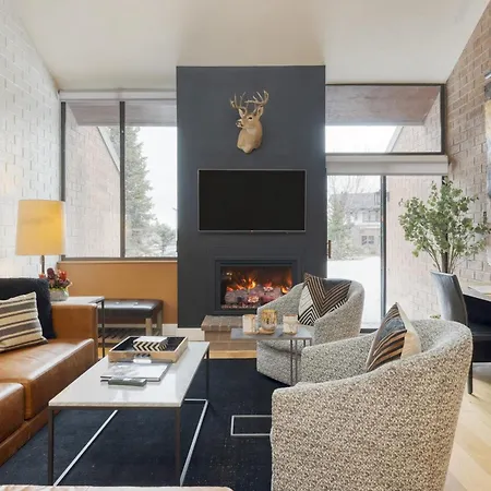 Parkside Loft By Avantstay Walk To Ski Lifts Town Pool Hot Tub Access
